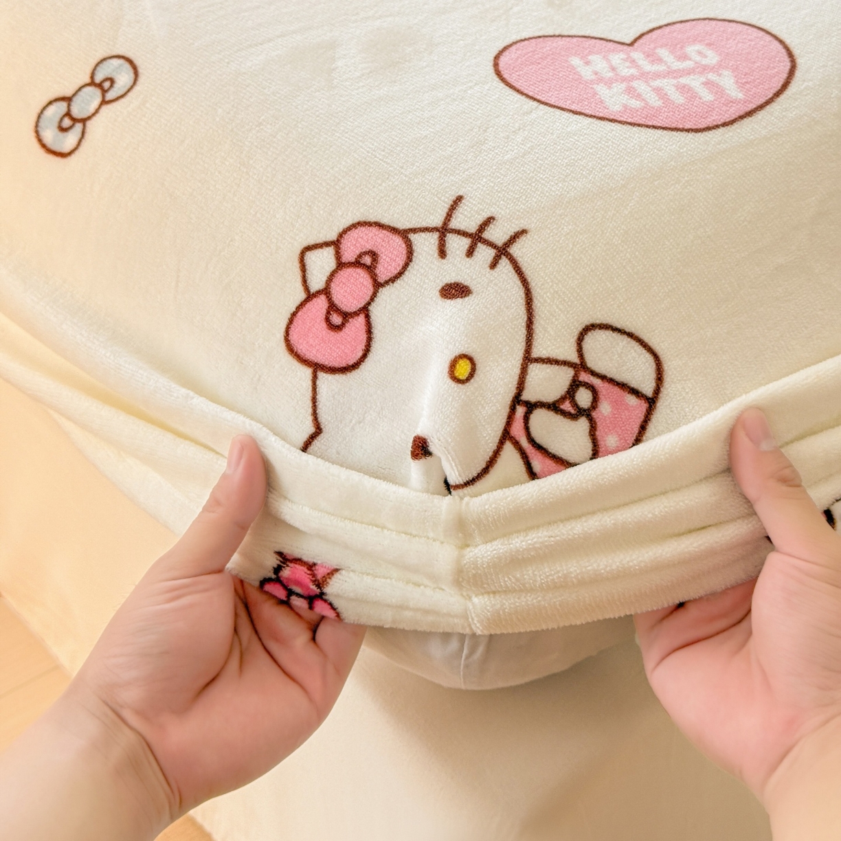 91家纺网 家纺一手货源 找家纺 名兮-2025经典奥特曼-三丽鸥高克重印花牛奶绒床笠 甜心kt