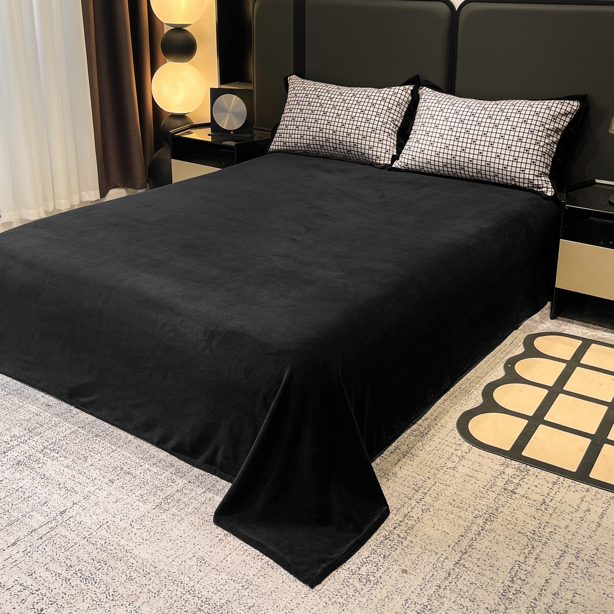 91家纺网 家纺一手货源 找家纺 美洲琳 2025新款高克重牛奶绒印花四件套 波点爱心-黑