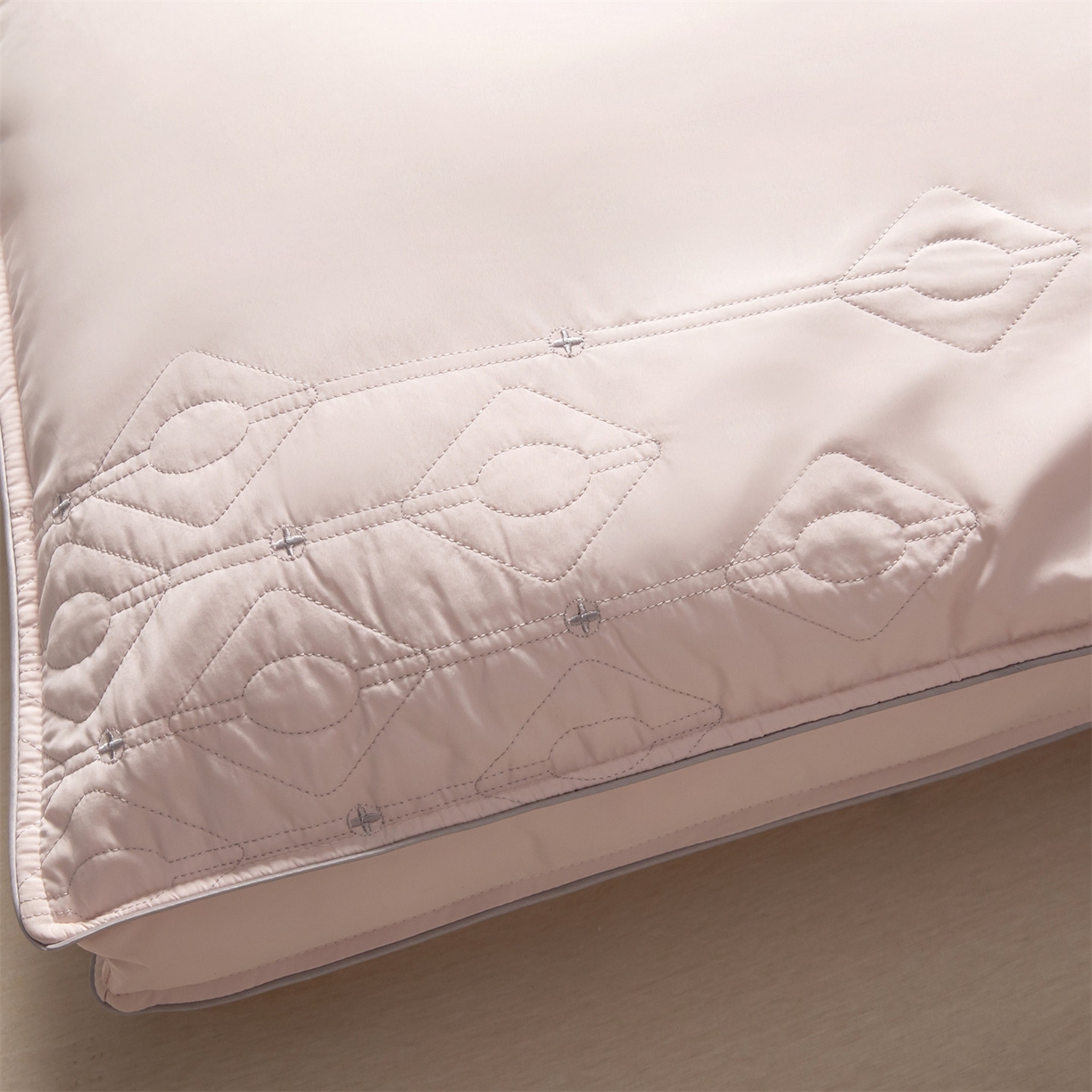 91家纺网 家纺一手货源 找家纺 麦肯锡 2025新款3F净眠枕 枕头枕芯 粉色