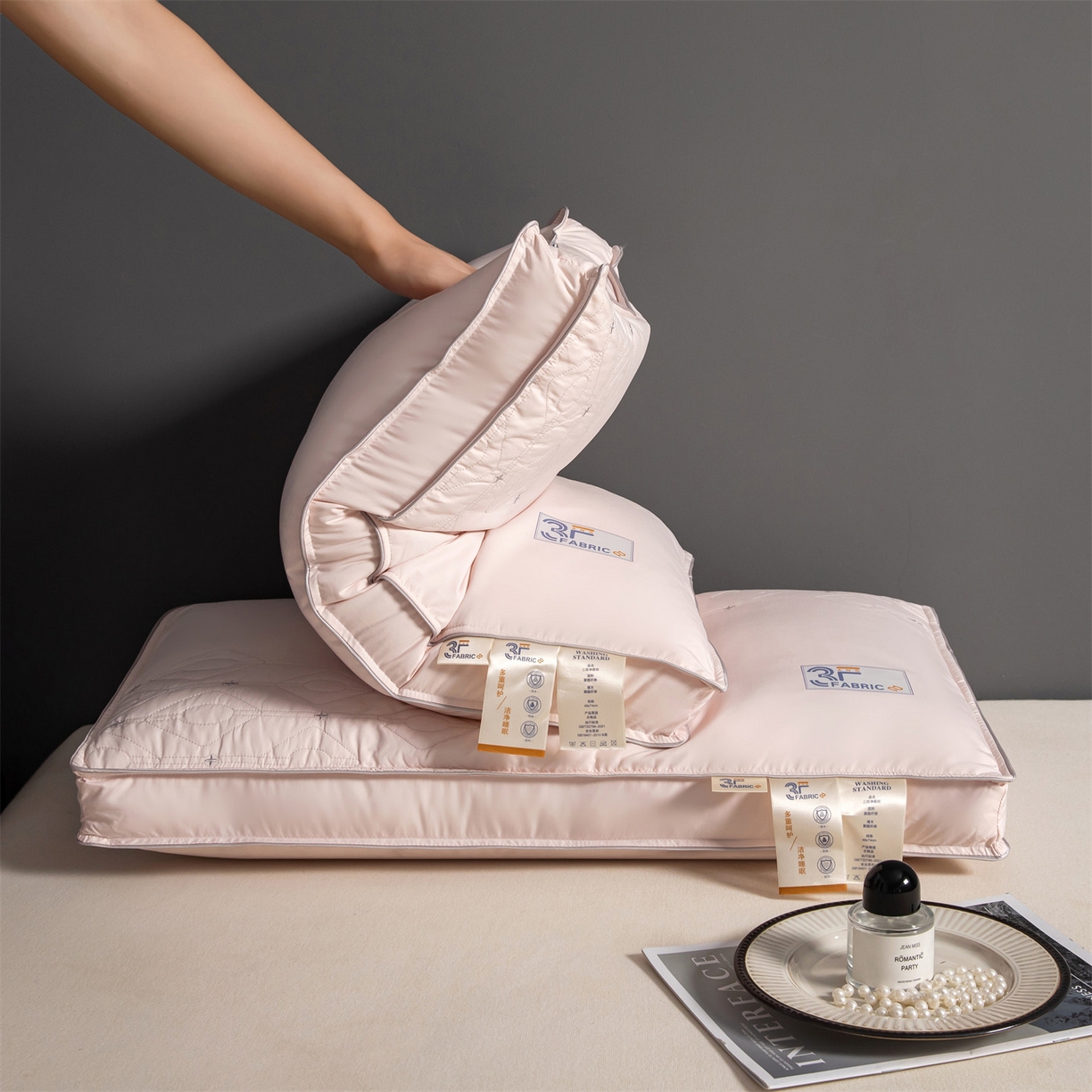 91家纺网 家纺一手货源 找家纺 麦肯锡 2025新款3F净眠枕 枕头枕芯 粉色