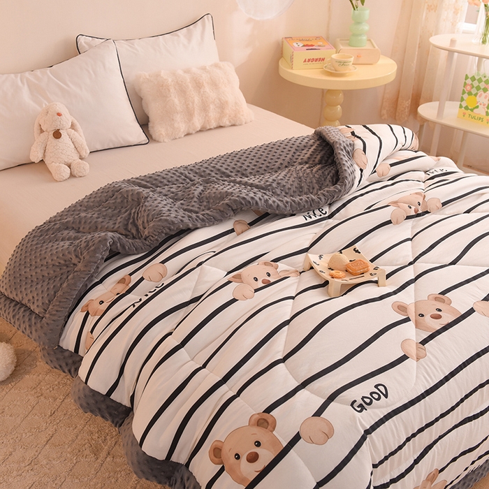 91家纺网 家纺一手货源 找家纺 云家 2025新款豆豆绒被子被芯夏凉被空调被四季被 欢乐小熊