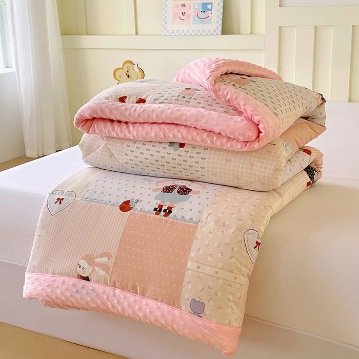 91家纺网 家纺一手货源 找家纺 云家 2025新款豆豆绒被子被芯夏凉被空调被四季被 兔小姐