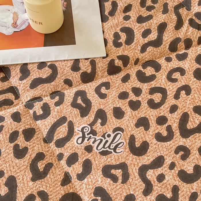 91家纺网 家纺一手货源 找家纺 云家 2025新款豆豆绒被子被芯夏凉被空调被四季被 豹纹