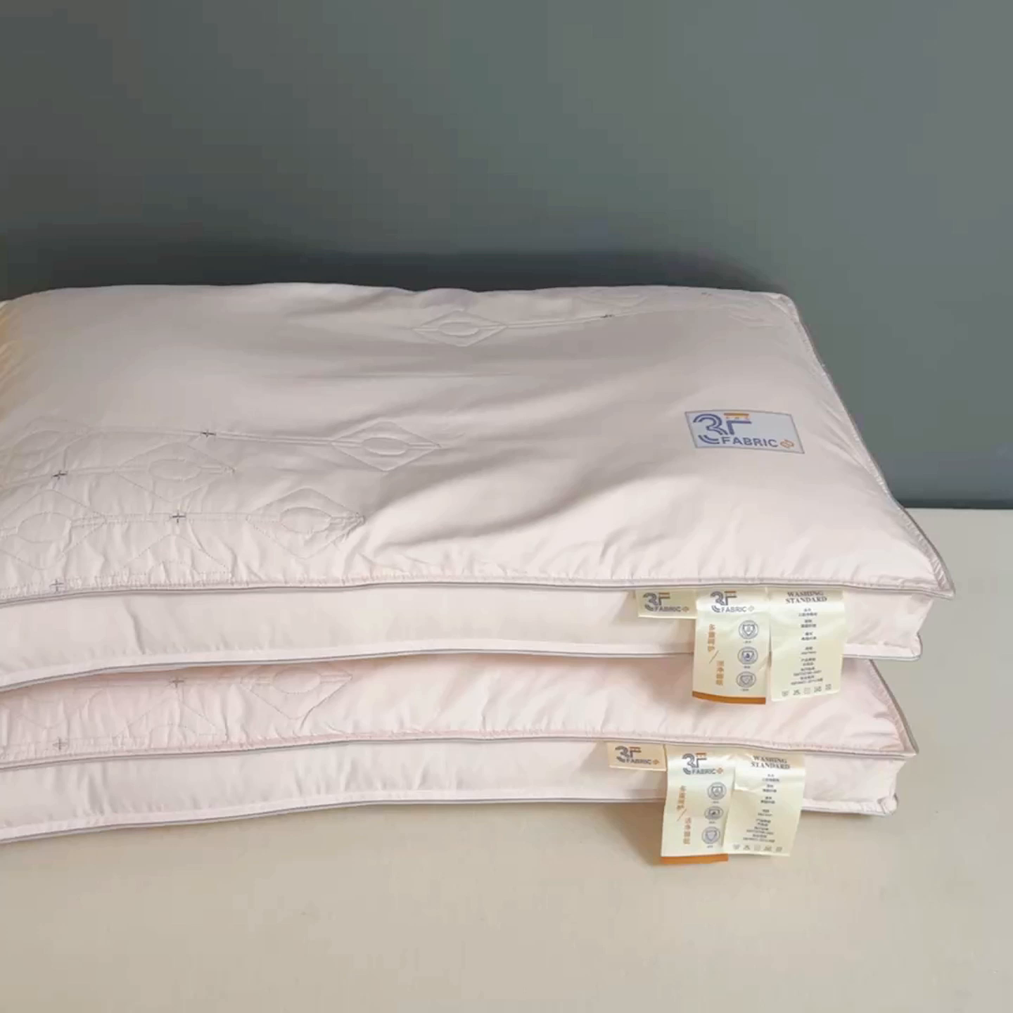 91家纺网 家纺一手货源 找家纺 麦肯锡 2025新款3F净眠枕 枕头枕芯 粉色