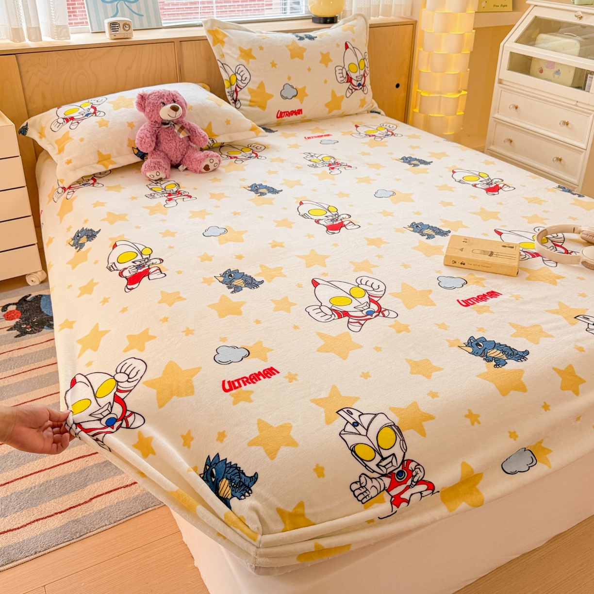 91家纺网 家纺一手货源 找家纺 名兮-2025经典奥特曼-三丽鸥高克重印花牛奶绒床笠 星空战士