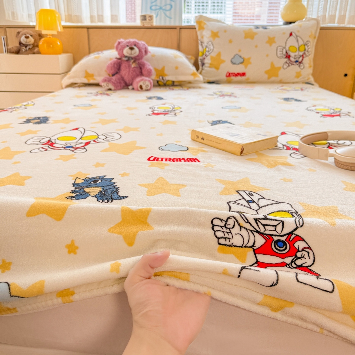 91家纺网 家纺一手货源 找家纺 名兮-2025经典奥特曼-三丽鸥高克重印花牛奶绒床笠 星空战士