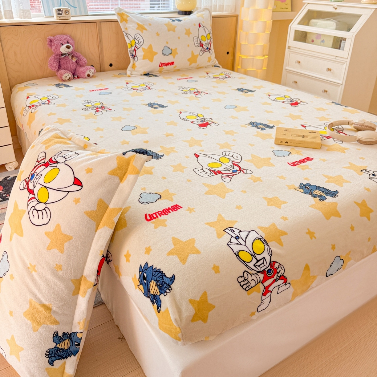 91家纺网 家纺一手货源 找家纺 名兮-2025经典奥特曼-三丽鸥高克重印花牛奶绒床笠 星空战士