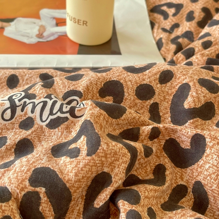 91家纺网 家纺一手货源 找家纺 云家 2025新款豆豆绒被子被芯夏凉被空调被四季被 豹纹