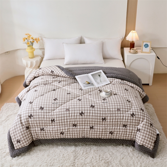 91家纺网 家纺一手货源 找家纺 云家 2025新款豆豆绒被子被芯夏凉被空调被四季被 蝶恋曲-灰