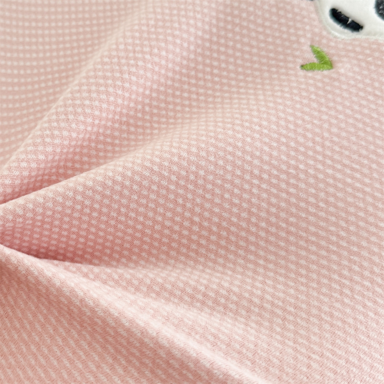 91家纺网 家纺一手货源 找家纺 （总）麦肯锡 2025新款暖绒手提熊猫猫肚枕 枕头枕芯