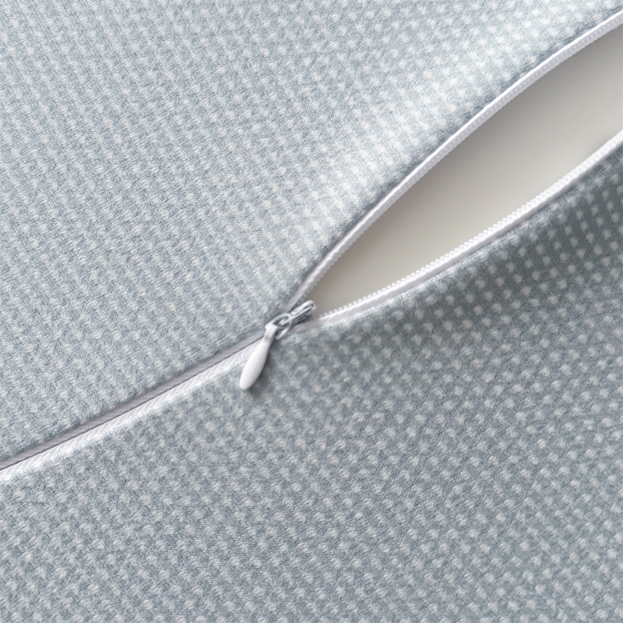 91家纺网 家纺一手货源 找家纺 麦肯锡 2025新款暖绒手提熊猫猫肚枕 枕头枕芯 蓝色