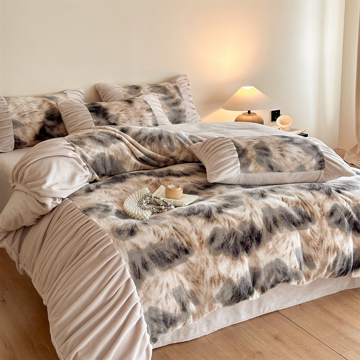 91家纺网 家纺一手货源 找家纺 （总）奥裕家纺 2025新款法式雪貂牛奶绒四件套