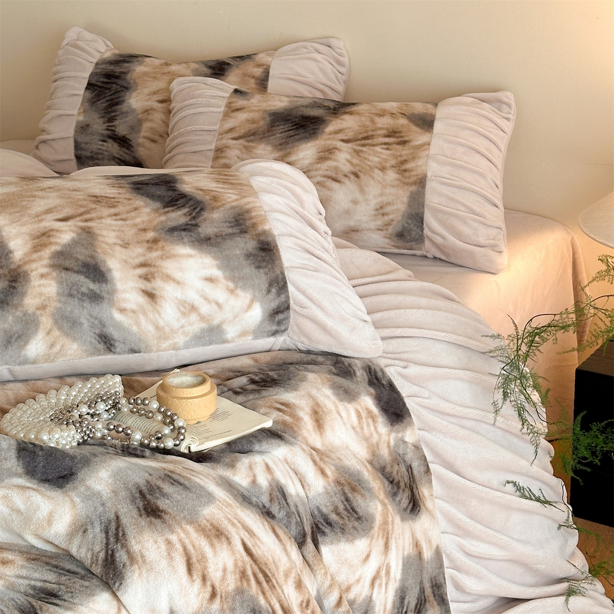 91家纺网 家纺一手货源 找家纺 （总）奥裕家纺 2025新款法式雪貂牛奶绒四件套