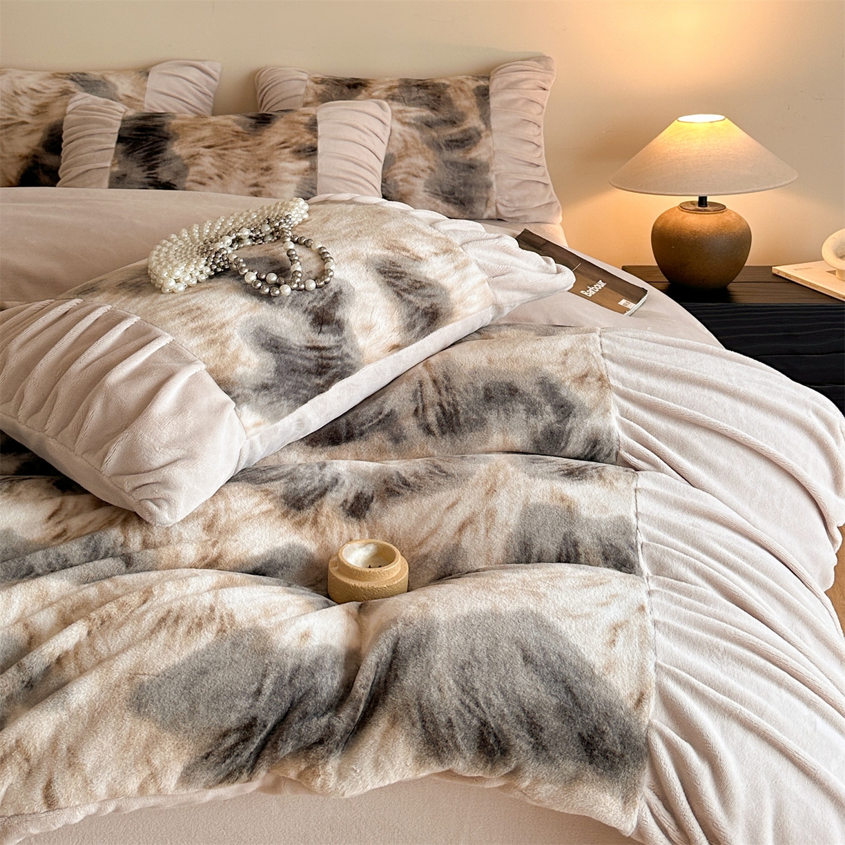 91家纺网 家纺一手货源 找家纺 （总）奥裕家纺 2025新款法式雪貂牛奶绒四件套