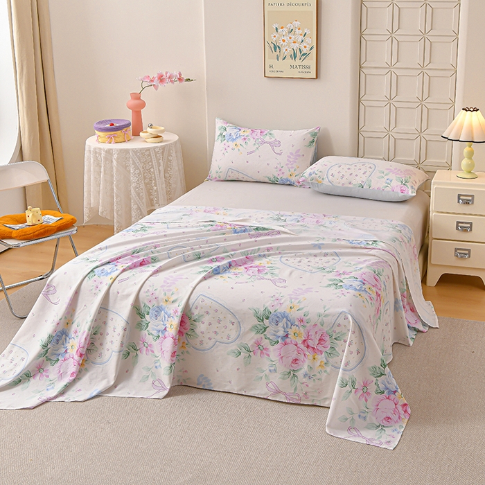 91家纺网 家纺一手货源 找家纺 宇彬家纺 2025直播新款13070全棉纯棉印花双人单床单枕套三件套喷气小清新简约学生被单 粉蓝心韵