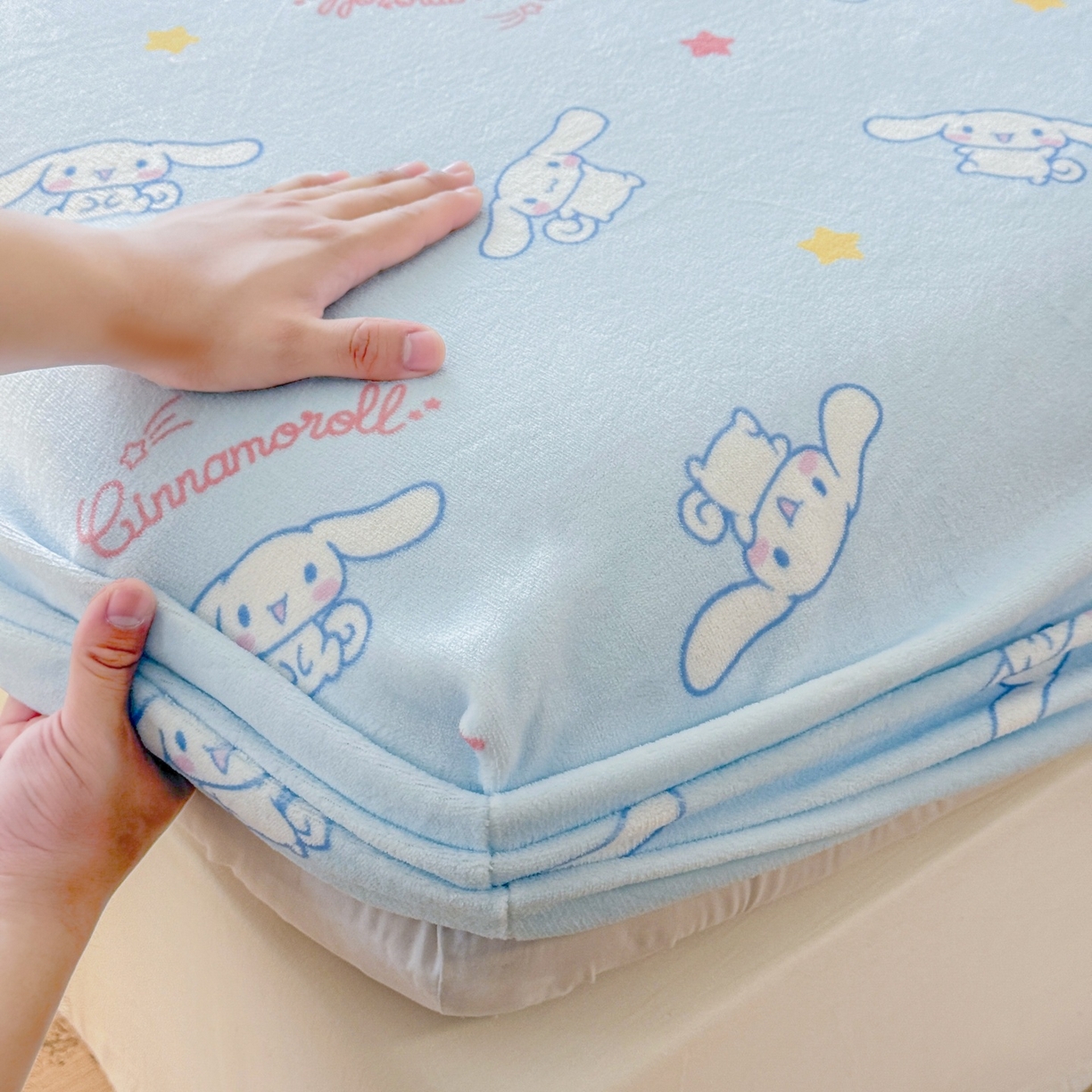 91家纺网 家纺一手货源 找家纺 名兮-2025经典奥特曼-三丽鸥高克重印花牛奶绒床笠 星星大耳狗