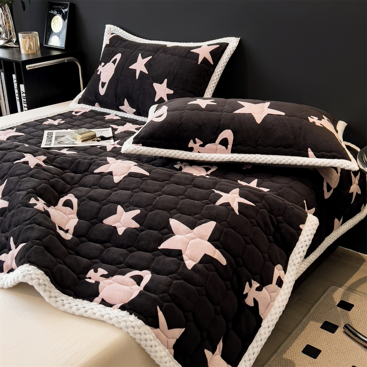 91家纺网 家纺一手货源 找家纺 （总）五月家纺 2025新款A类230克高克重牛奶绒床褥