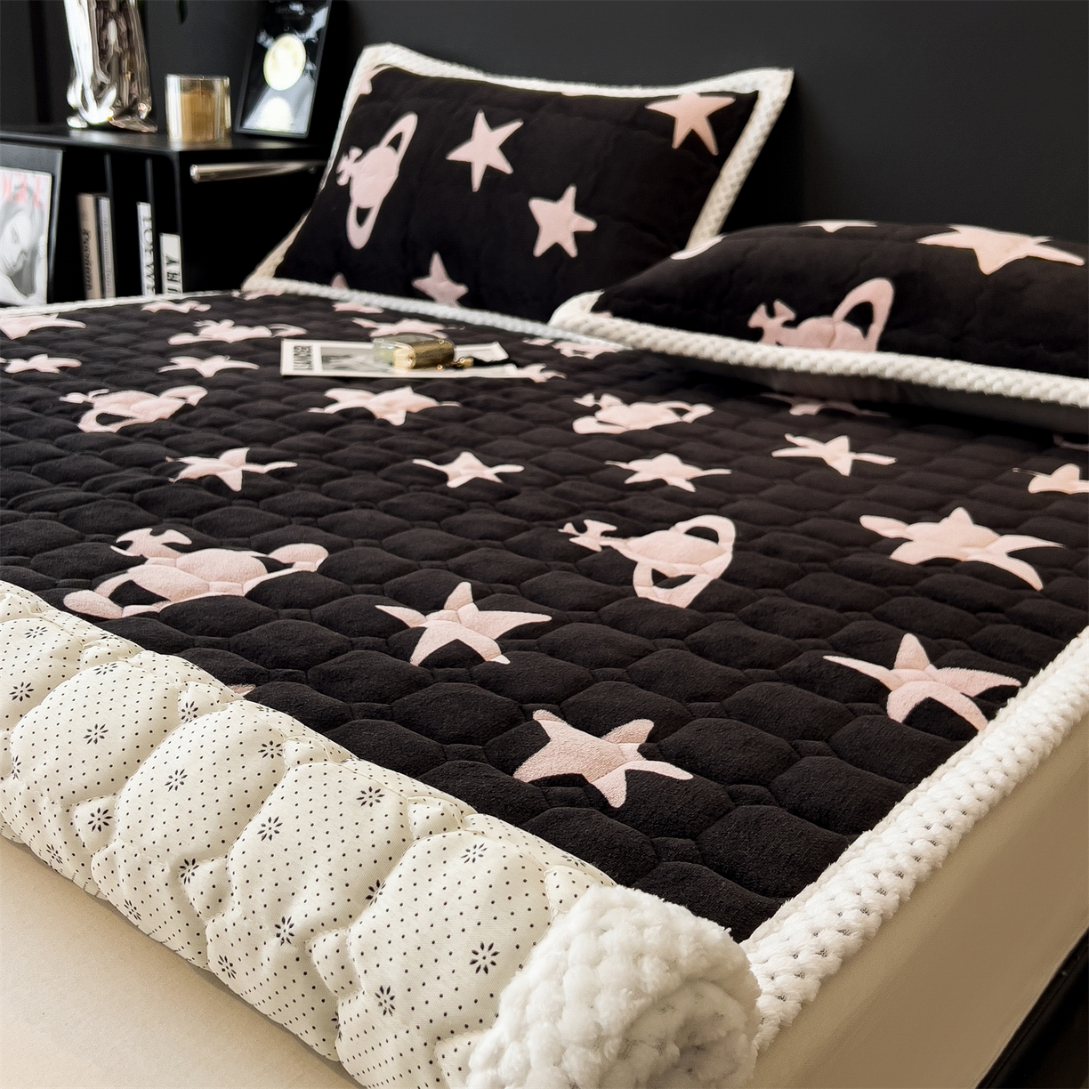 91家纺网 家纺一手货源 找家纺 （总）五月家纺 2025新款A类230克高克重牛奶绒床褥