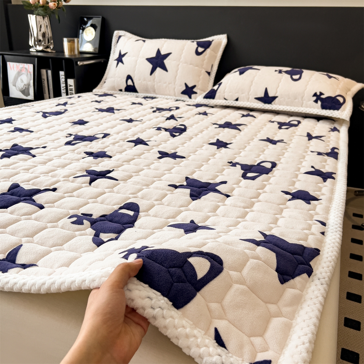 91家纺网 家纺一手货源 找家纺 （总）五月家纺 2025新款A类230克高克重牛奶绒床褥