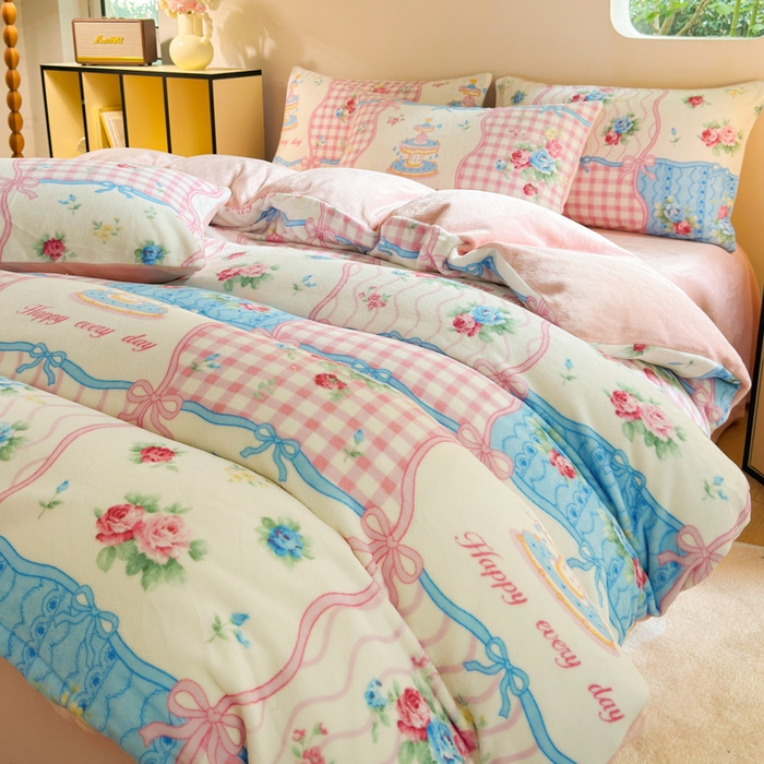 91家纺网 家纺一手货源 找家纺 王朝国际 2026新款高克重牛奶绒印花四件套 爱丽丝