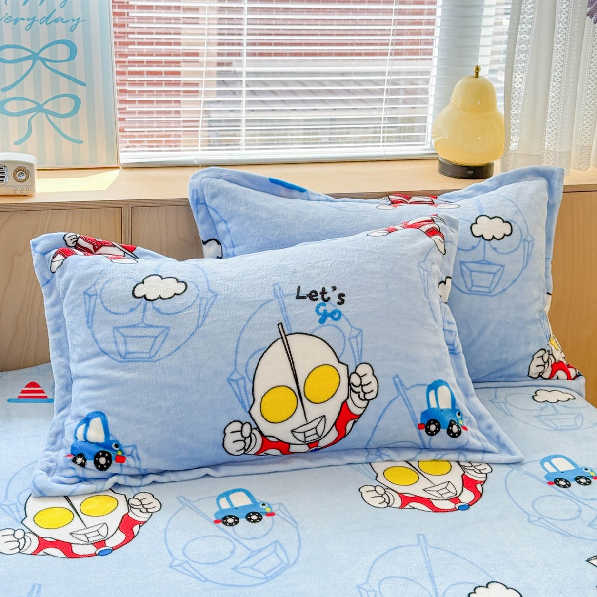 91家纺网 家纺一手货源 找家纺 名兮-2025经典奥特曼-三丽鸥高克重印花牛奶绒床笠 云朵奥特曼