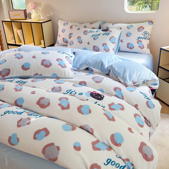 91家纺网 家纺一手货源 找家纺 王朝国际 2026新款高克重牛奶绒印花四件套 豹纹喵