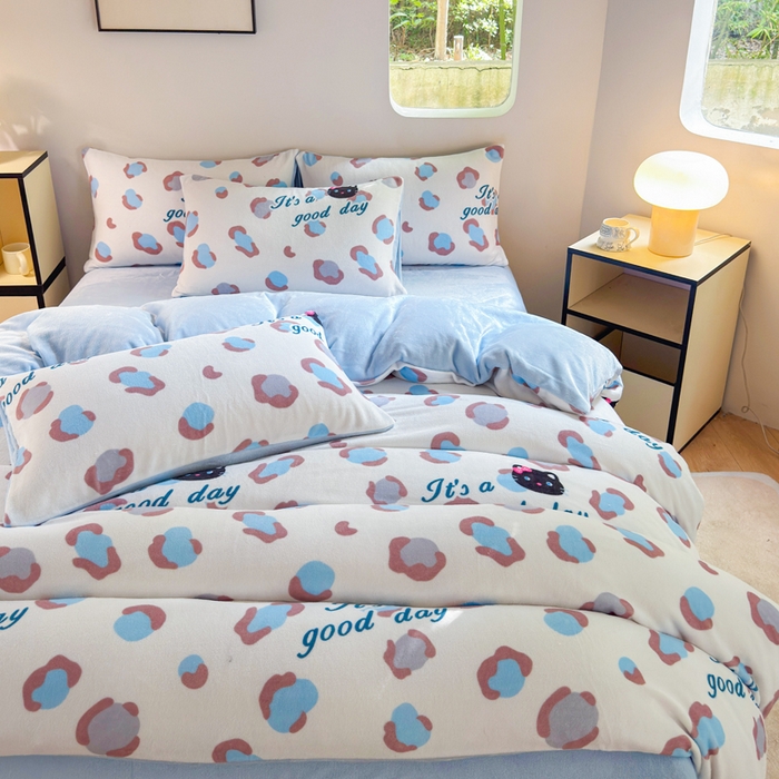 91家纺网 家纺一手货源 找家纺 王朝国际 2026新款高克重牛奶绒印花四件套 豹纹喵