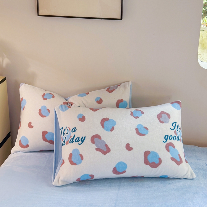 91家纺网 家纺一手货源 找家纺 王朝国际 2026新款高克重牛奶绒印花四件套 豹纹喵