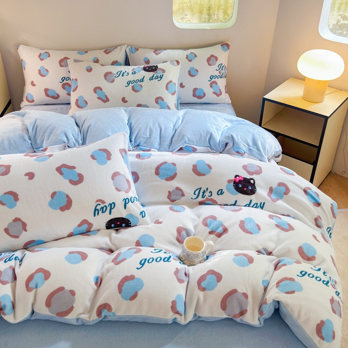 91家纺网 家纺一手货源 找家纺 王朝国际 2026新款高克重牛奶绒印花四件套 豹纹喵