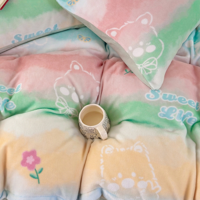 91家纺网 家纺一手货源 找家纺 王朝国际 2026新款高克重牛奶绒印花四件套 彩虹冰激凌