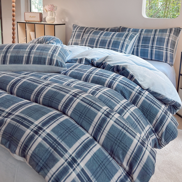 王朝国际 2026新款高克重牛奶绒印花四件套 格调蓝