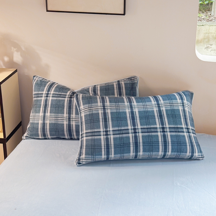 91家纺网 家纺一手货源 找家纺 王朝国际 2026新款高克重牛奶绒印花四件套 格调蓝