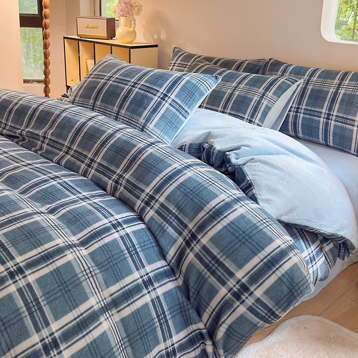 91家纺网 家纺一手货源 找家纺 王朝国际 2026新款高克重牛奶绒印花四件套 格调蓝