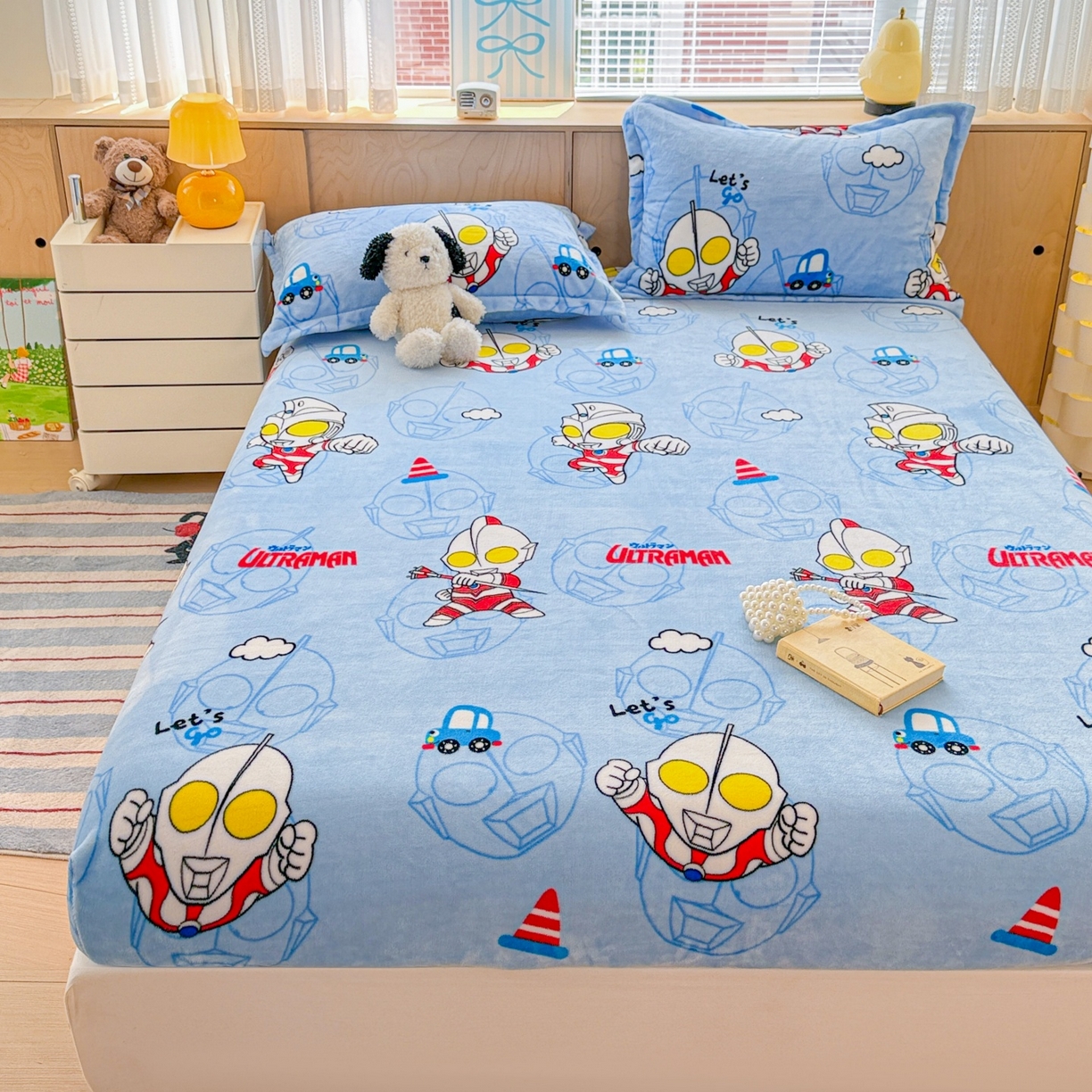 91家纺网 家纺一手货源 找家纺 名兮-2025经典奥特曼-三丽鸥高克重印花牛奶绒床笠 云朵奥特曼