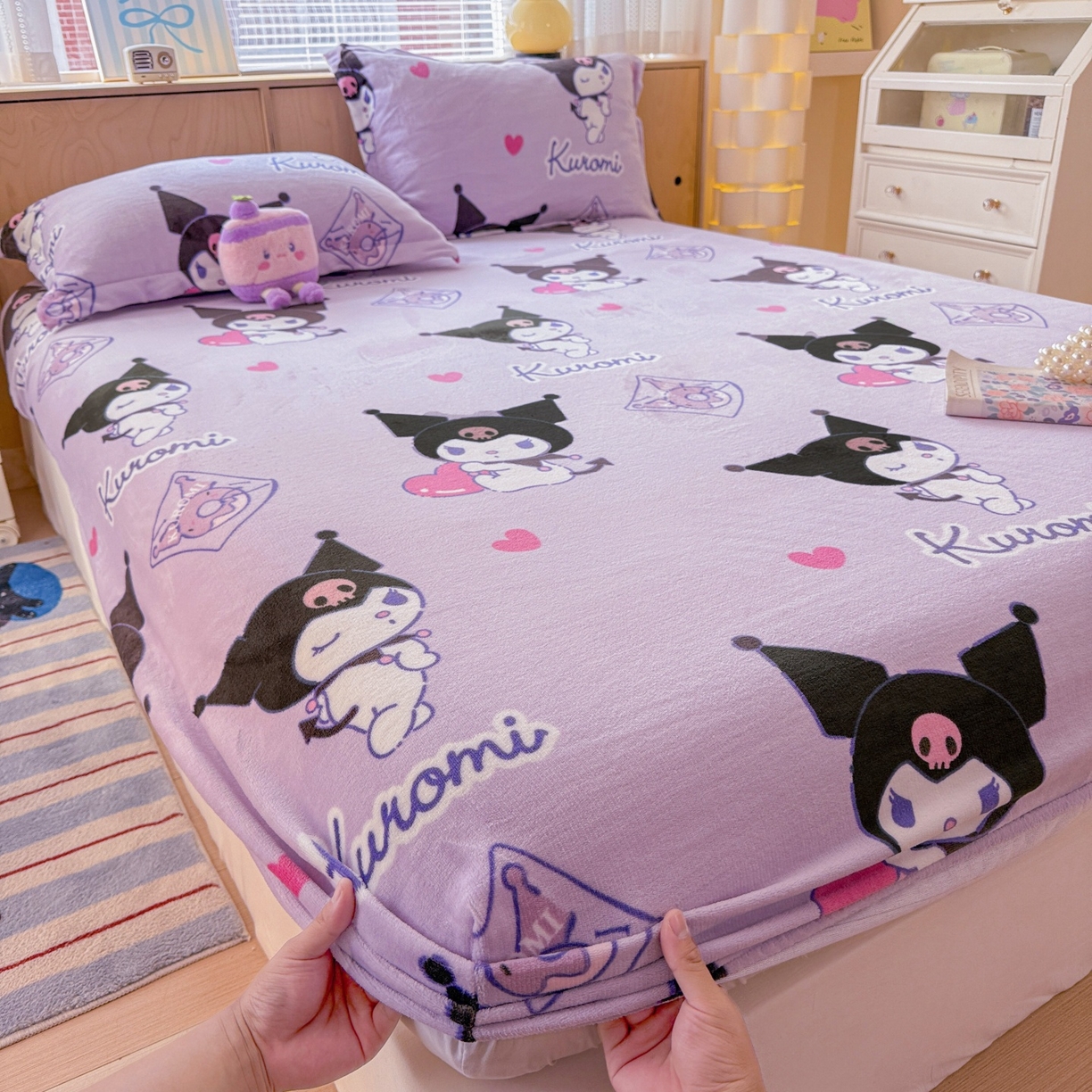 91家纺网 家纺一手货源 找家纺 名兮-2025经典奥特曼-三丽鸥高克重印花牛奶绒床笠 紫色库洛米