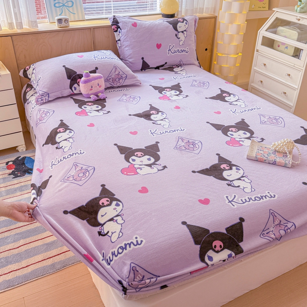 91家纺网 家纺一手货源 找家纺 名兮-2025经典奥特曼-三丽鸥高克重印花牛奶绒床笠 紫色库洛米