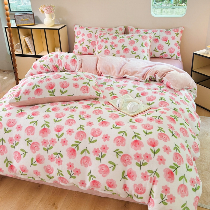 91家纺网 家纺一手货源 找家纺 王朝国际 2026新款高克重牛奶绒印花四件套 甜心小姐