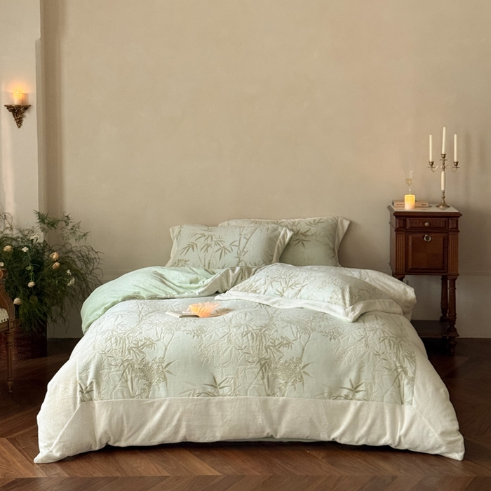 91家纺网 家纺一手货源 找家纺 云栖家居 2025秋冬消光加厚立体雕花牛奶绒四件套系列-元英系列（控价不低于199） 远山竹叶