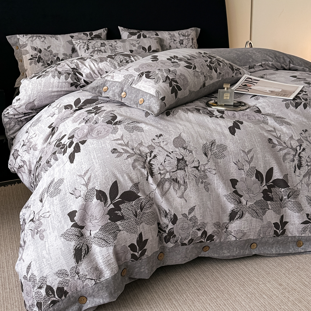 91家纺网 家纺一手货源 找家纺 悦织湾家纺 2025新款纽扣款轻奢原麻四件套复古中式艺术雅致轻奢床上用品三四件套 轻奢原麻-相思-灰