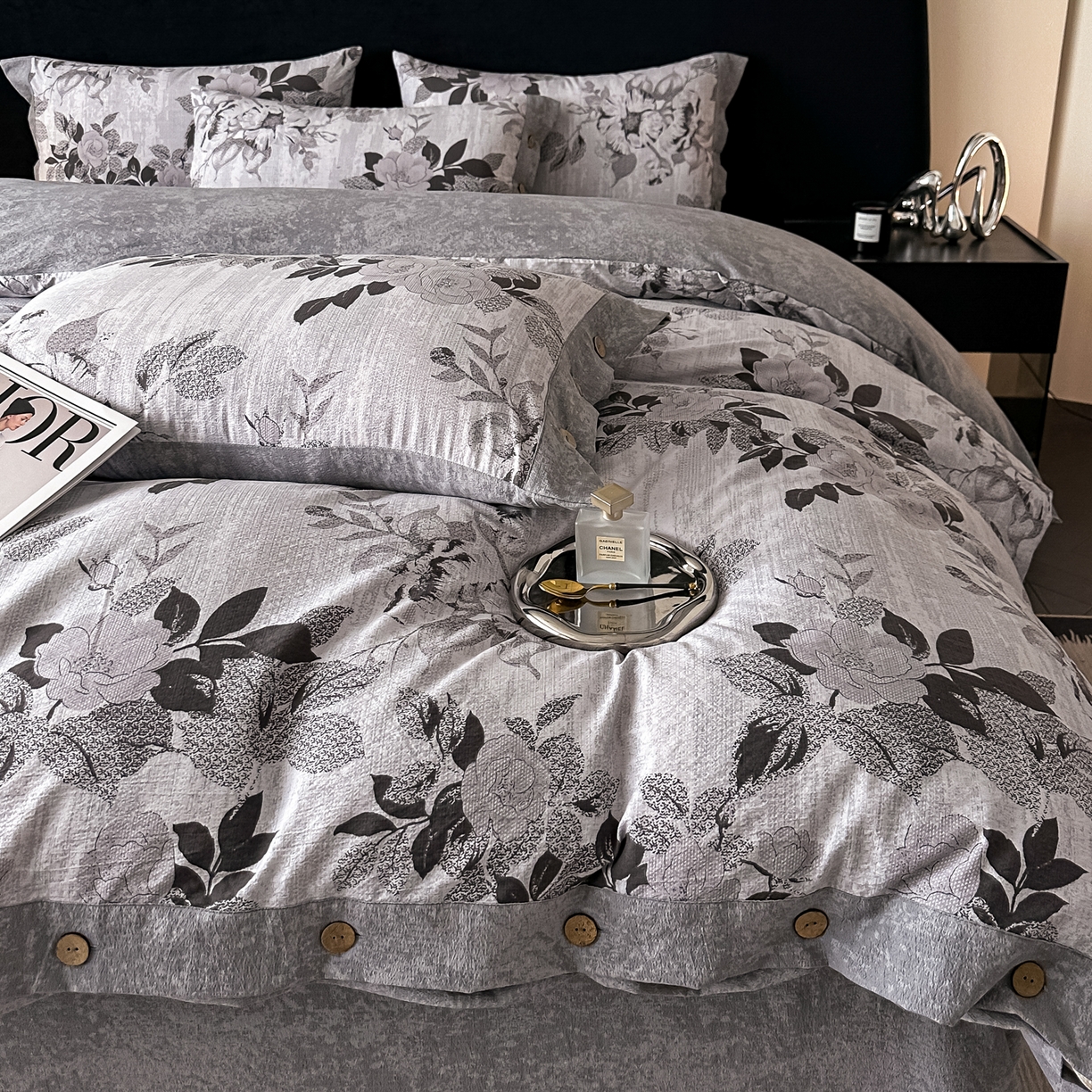 91家纺网 家纺一手货源 找家纺 悦织湾家纺 2025新款纽扣款轻奢原麻四件套复古中式艺术雅致轻奢床上用品三四件套 轻奢原麻-相思-灰