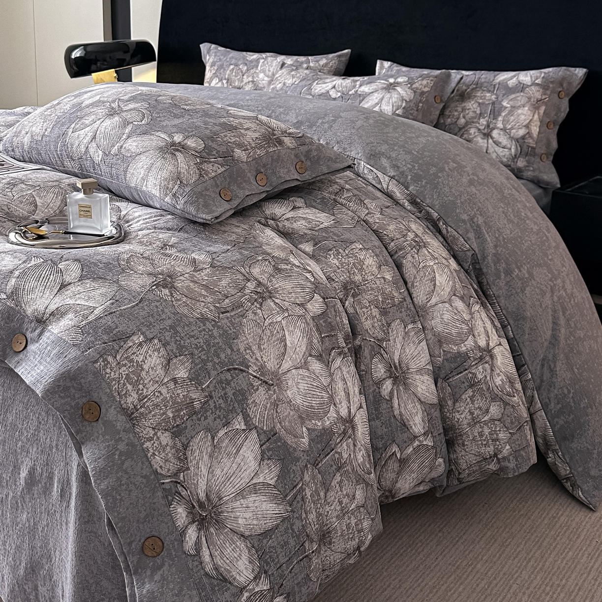 91家纺网 家纺一手货源 找家纺 （总）悦织湾家纺 2025新款纽扣款轻奢原麻四件套复古中式艺术雅致轻奢床上用品三四件套