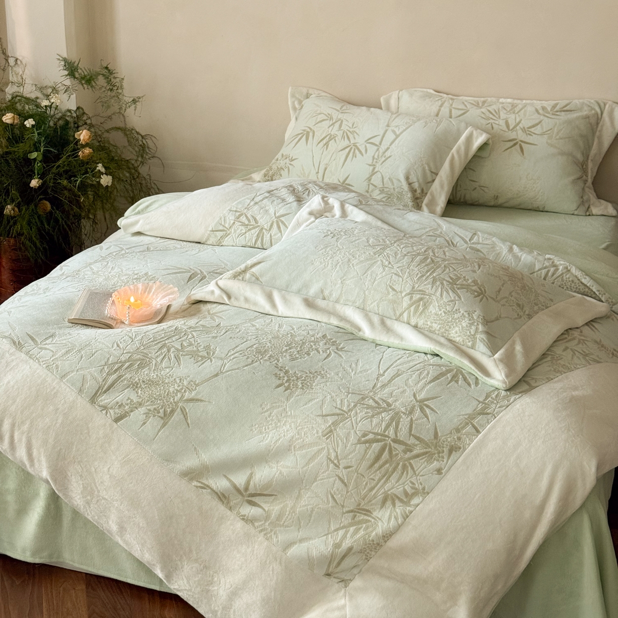 91家纺网 家纺一手货源 找家纺 云栖家居 2025秋冬消光加厚立体雕花牛奶绒四件套系列-元英系列（控价不低于199） 远山竹叶