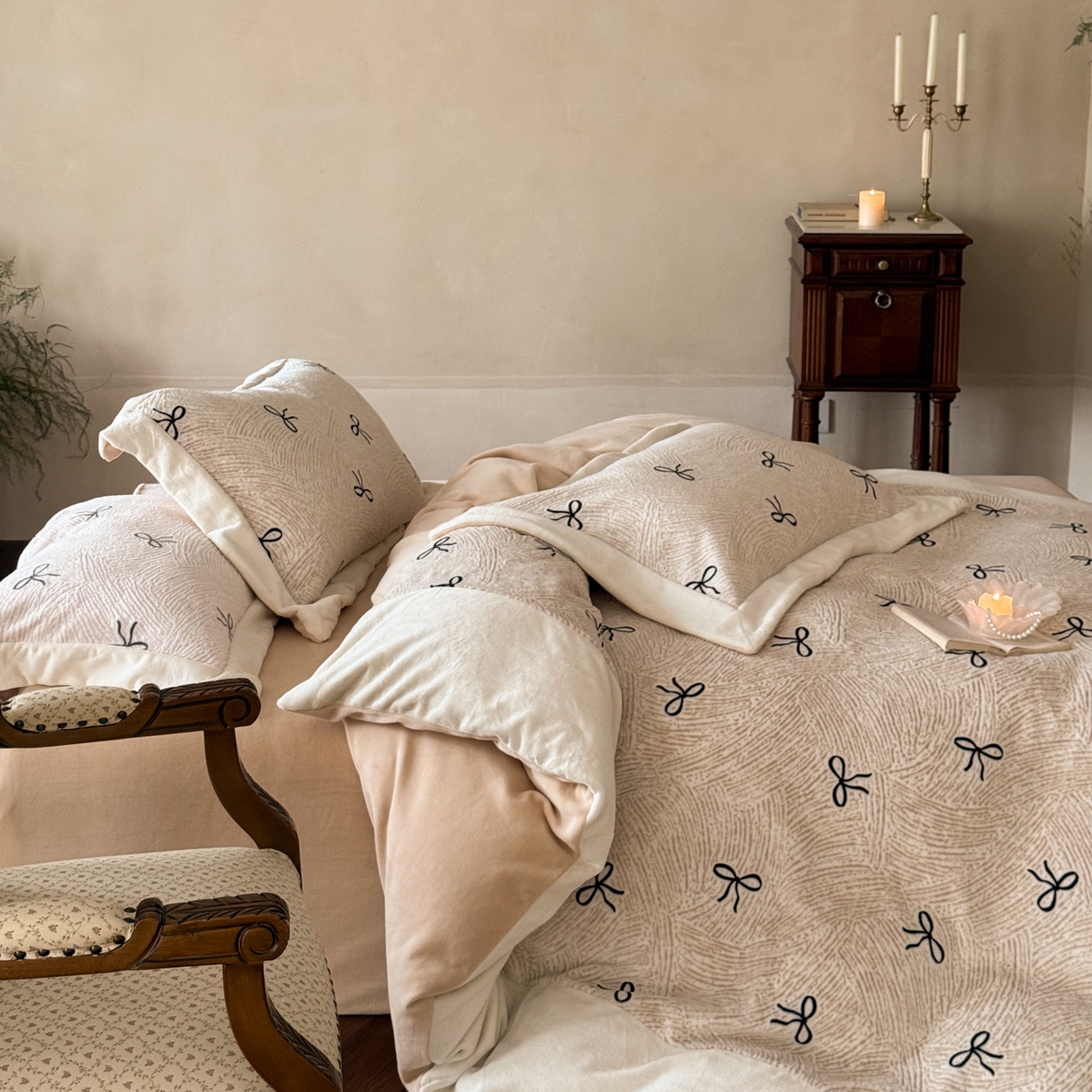 91家纺网 家纺一手货源 找家纺 云栖家居 2025秋冬消光加厚立体雕花牛奶绒四件套系列-元英系列（控价不低于199） 芮伯恩-玉