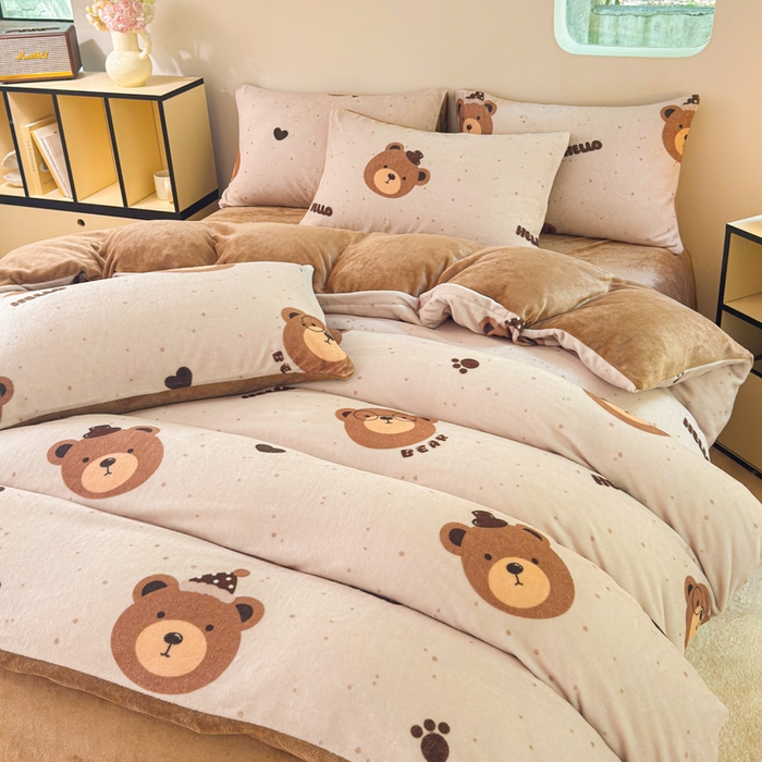 王朝国际 2026新款高克重牛奶绒印花四件套 小熊奶盖