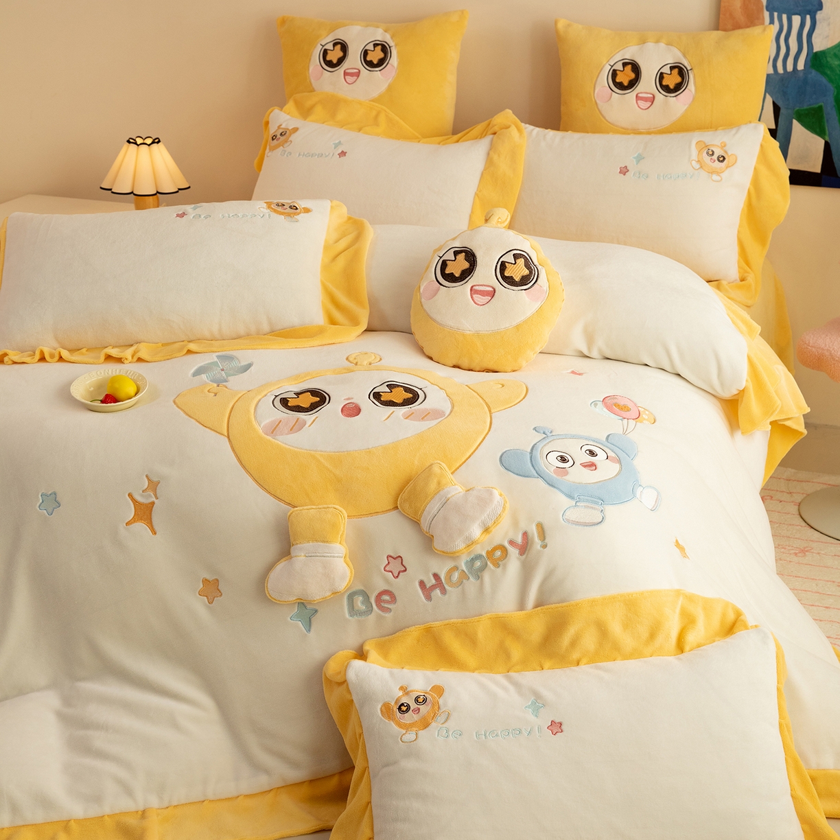 91家纺网 家纺一手货源 找家纺 （总）绒棉世家 2025新款贴布绣A类牛奶绒高克重四件套-蛋仔