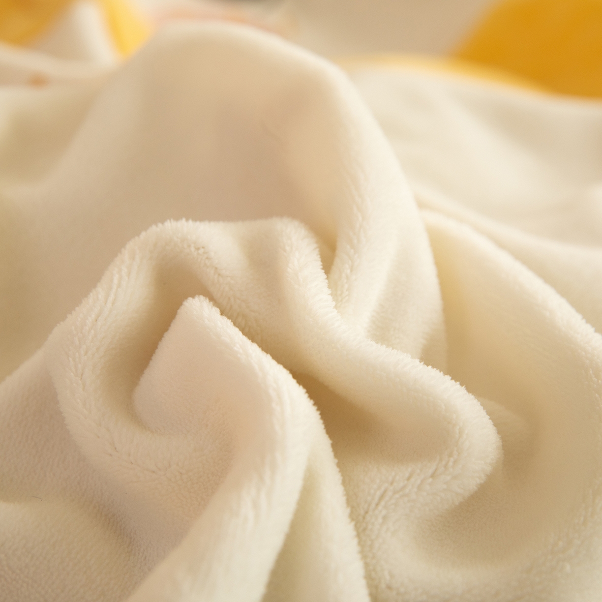 91家纺网 家纺一手货源 找家纺 （总）绒棉世家 2025新款贴布绣A类牛奶绒高克重四件套-蛋仔