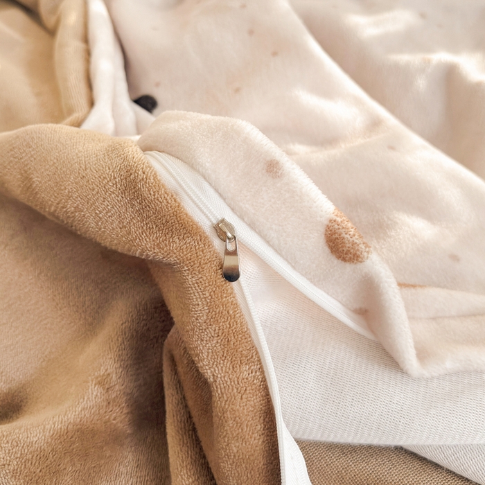 91家纺网 家纺一手货源 找家纺 王朝国际 2026新款高克重牛奶绒印花四件套 小熊奶盖