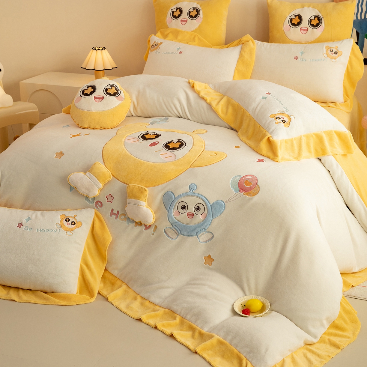 91家纺网 家纺一手货源 找家纺 （总）绒棉世家 2025新款贴布绣A类牛奶绒高克重四件套-蛋仔