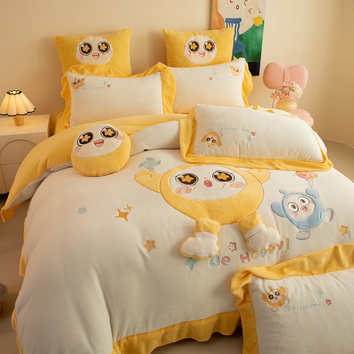 91家纺网 家纺一手货源 找家纺 （总）绒棉世家 2025新款贴布绣A类牛奶绒高克重四件套-蛋仔