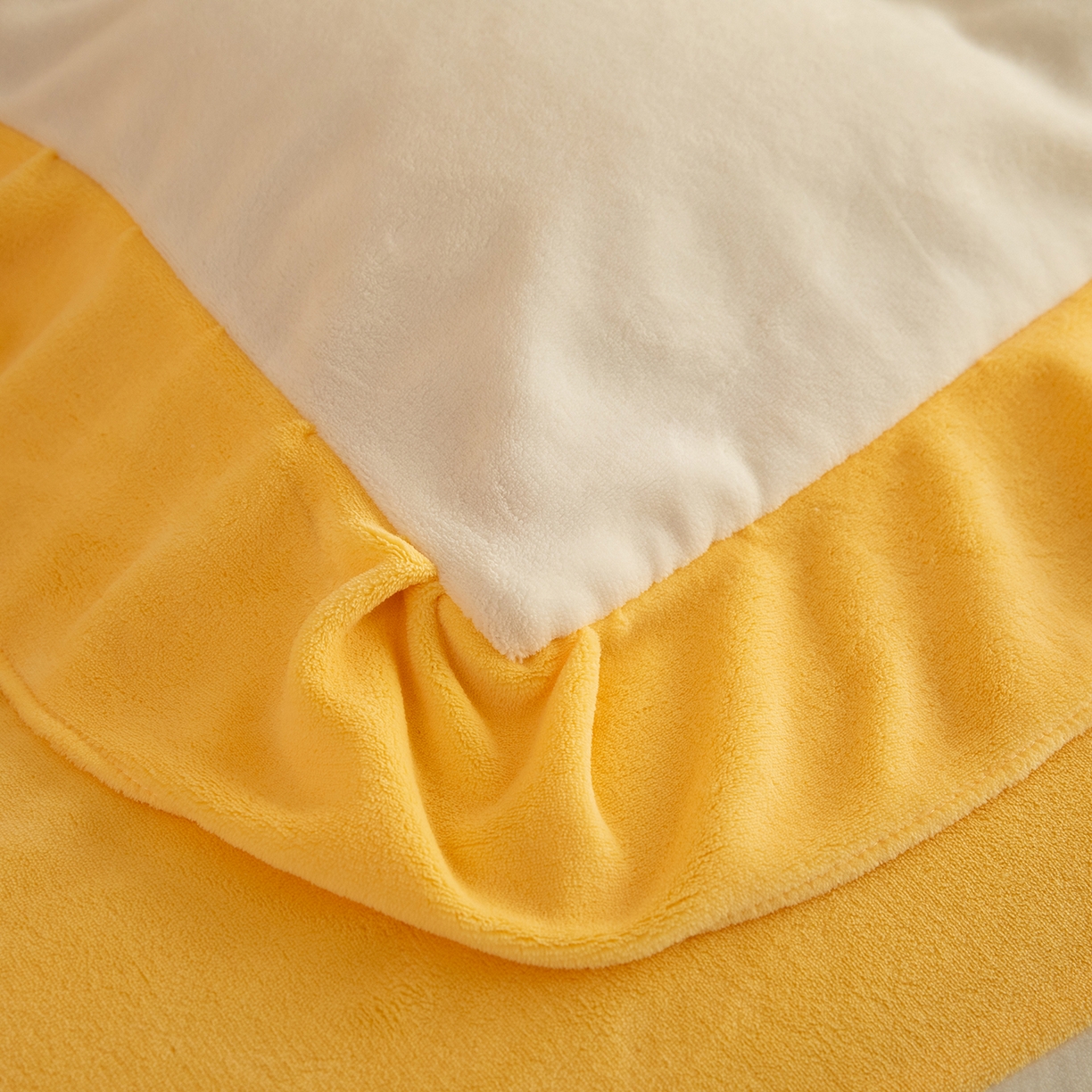 91家纺网 家纺一手货源 找家纺 （总）绒棉世家 2025新款贴布绣A类牛奶绒高克重四件套-蛋仔